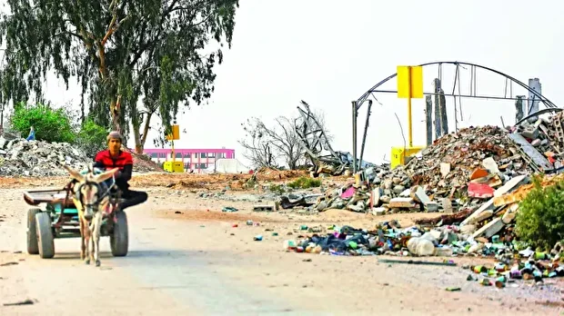 İşgalci İsrail ordusu, ateşkes kapsamında çekildiği Sarı Hat'ın sınırlarını belirlemek için Gazze'de sarı renkli tabelalar yerleştirmişti. İşgal güçleri, bu hattın gerisinde kalan bölgelerde yıkım faaliyetlerini sürdürüyor. 