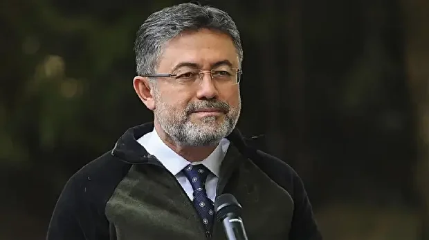 Bakan Yumaklı, yaptığı yazılı açıklamada, Mezopotamya ile Anadolu medeniyetlerinin geçiş bölgesinde yer alan Diyarbakır’ın, yetiştirdiği ürünler ile Güneydoğu Anadolu Bölgesi’nin marka şehirlerinden, Türkiye’nin ise tarımsal üretim üslerinden biri olduğuna dikkati çekti.