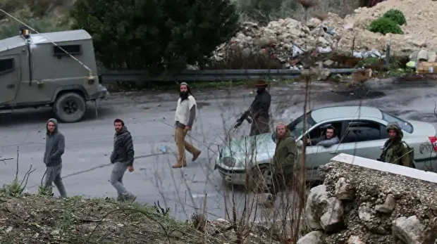 إصابة 6 فلسطينيين في هجمات شنها مستوطنون جنوب ووسط الضفة