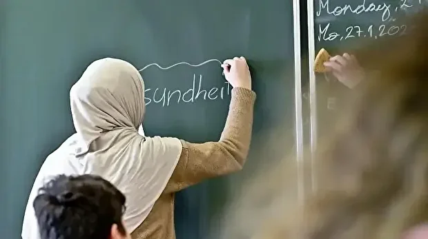 النمسا.. الجماعة الإسلامية تندد بموافقة البرلمان على حظر الحجاب