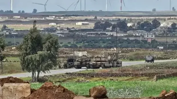 سوريا.. قوات الاحتلال  تعتقل شابين عند حاجز أقامته بالقنيطرة 
