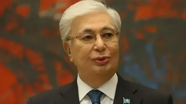 قازق صدر   قاسم جومارت توقایف