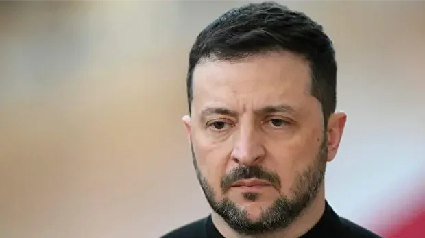 Le président ukrainien Volodymyr Zelensky arrive au Conseil européen extraordinaire pour discuter du soutien continu à l'Ukraine et de la défense européenne au siège de l'UE à Bruxelles, le 6 mars 2025. Le président ukrainien Volodymyr Zelensky a déclaré le 11 décembre 2025 que tout compromis entre l'Ukraine et la Russie sur le contrôle des régions orientales devait être "équitable" et validé soit par une "élection", soit par un "référendum" en Ukraine.