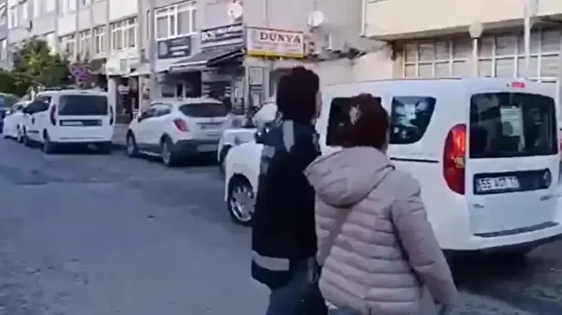 Hükümlü kadın, emniyetteki işlemlerinin tamamlanmasının ardından cezaevine teslim edildi.