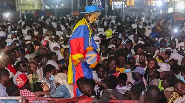 Le Festival Dary, organisé du 20 décembre 2025 au 4 janvier 2026 à N’Djamena, célèbre la richesse culturelle du Tchad en réunissant les 23 provinces autour des arts, des traditions et de la créativité. Soutenu par le Ministère du Tourisme, de la Culture et de l’Artisanat et par l’État, l’événement attire chaque année des milliers de visiteurs ainsi que des artistes venus d’Afrique et d’ailleurs.