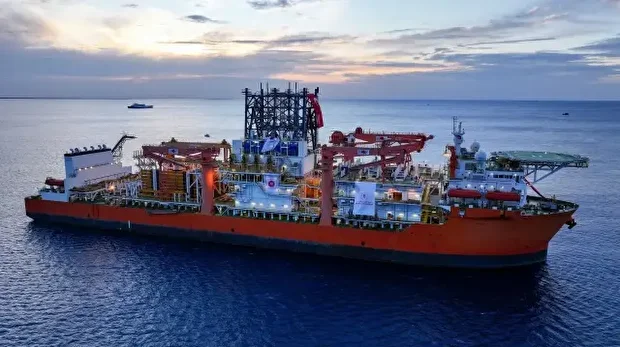 تركيا تصعد إلى نادي الأربعة الكبار في التنقيب عن الطاقة بالبحار