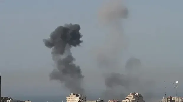 استشهاد فلسطينيين اثنين وإصابة 2 آخرين بقصف الاحتلال شمالي غزة
