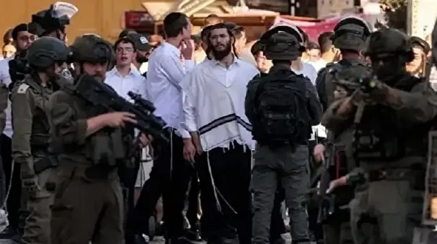 الضفة.. مستوطنون يعتدون على تجمعات فلسطينية 