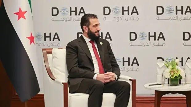 Le président syrien Ahmed Shara a rencontré l'émir du Qatar, Cheikh Tamim bin Hamad Al Thani, dans le cadre du 23e Forum de Doha.