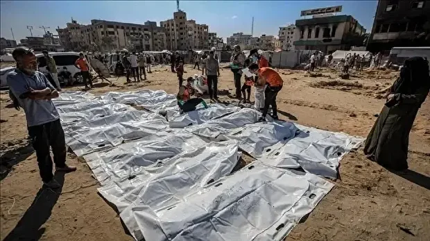 غزة.. الدفاع المدني ينتشل جثامين 15 فلسطينيا من مجمع الشفاء