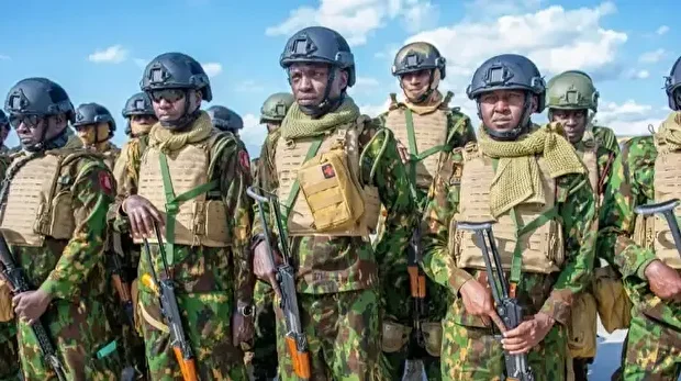 Le 5e contingent kenyan est arrivé à Port-au-Prince pour renforcer la sécurité et intensifier la lutte contre la violence des gangs en Haïti, le 8 décembre 2025.