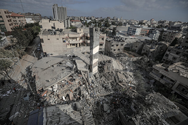 Israeli warplanes destroy 6-story building in Gaza