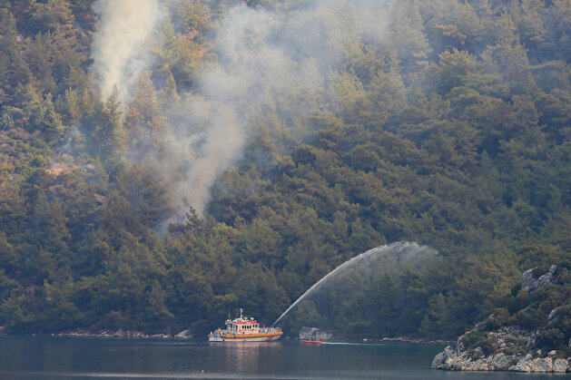 Coast Guard dispatched to extinguish devastating blaze in Turkey's Marmaris