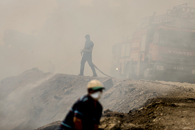 Turkey works around the clock to extinguish fires ravishing Antalya