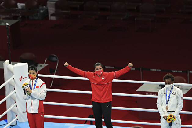 Busenaz Surmeneli of Turkey bags gold in women's welterweight final at Tokyo Olympics