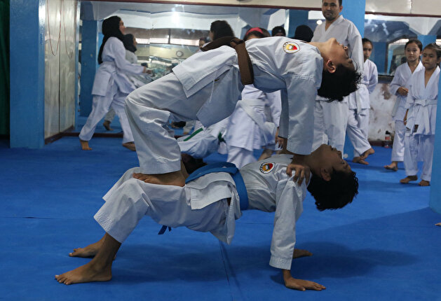 Young refugees practice Karate in Indonesia