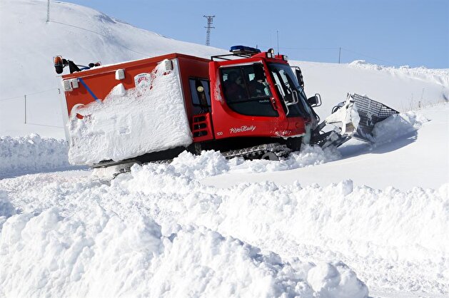 Heavy snow interrupts education across Turkey