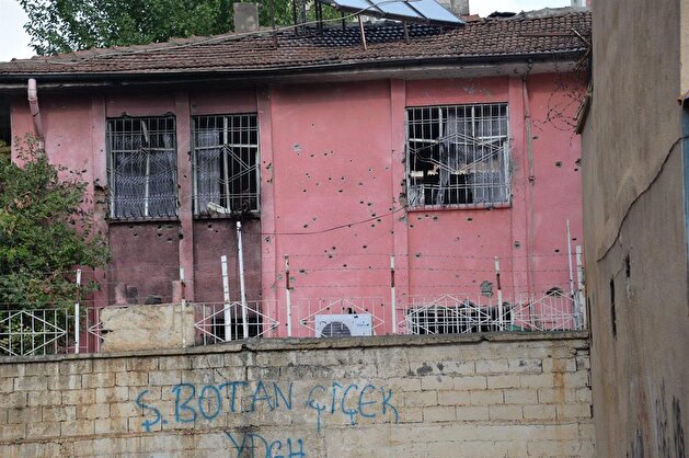 House used as ISIL base destroyed in clashes with police