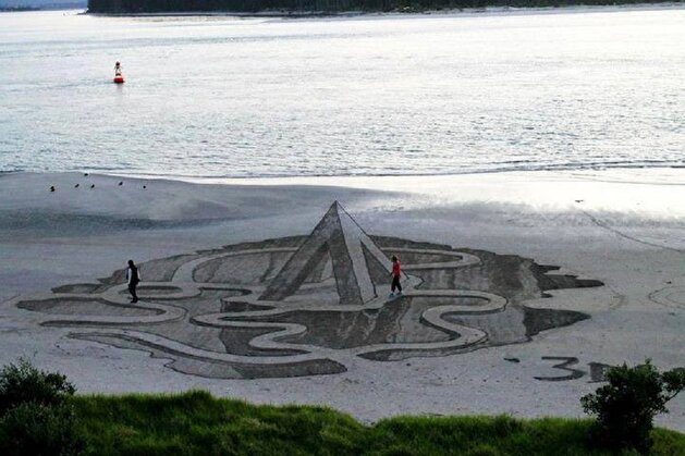 3D illusion sand drawings