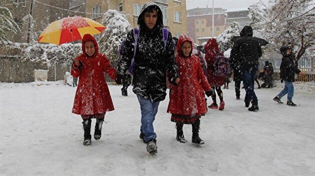 Heavy snow interrupts education across Turkey