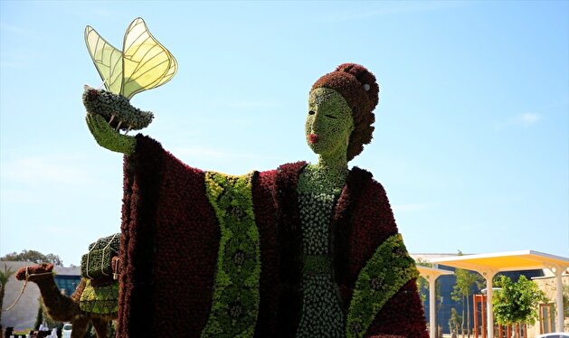 Living plant sculptures ready for EXPO 2016 Antalya