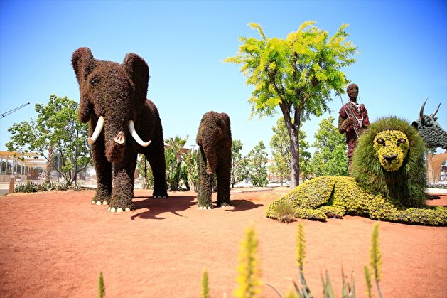 Living plant sculptures ready for EXPO 2016 Antalya