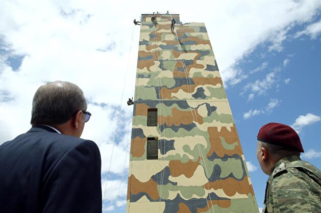 Erdoğan pays visit to Turkey's Special Task Forces