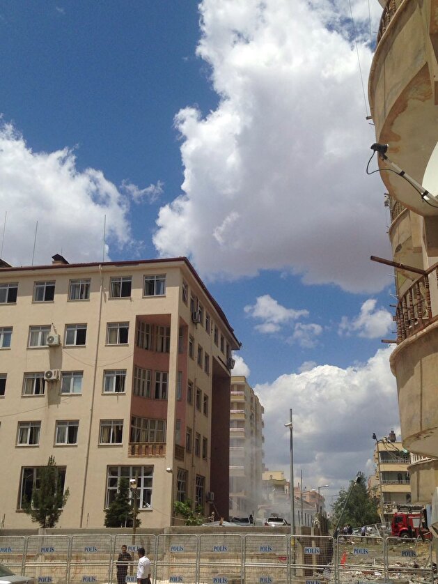 PKK car bomb attack carried out on police station in SE Turkish province