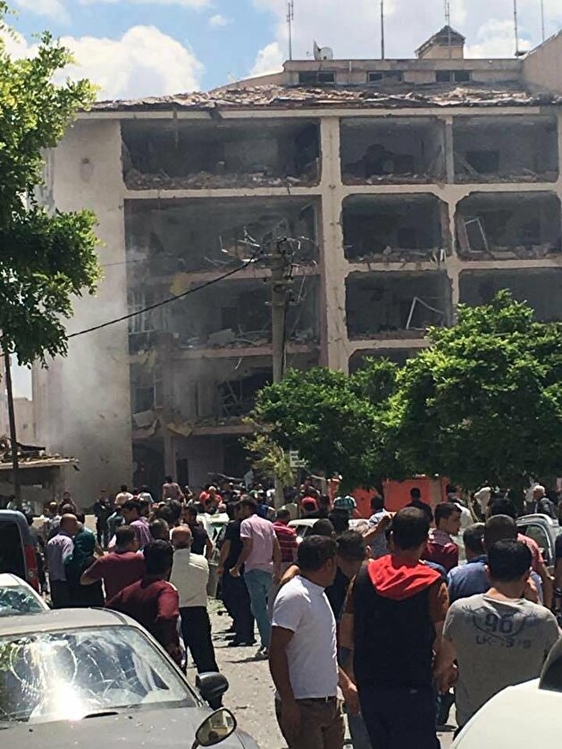 PKK car bomb attack carried out on police station in SE Turkish province