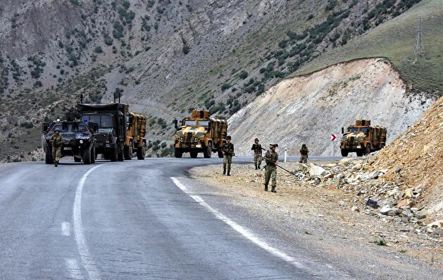 Turkish military sweeping SE towns of PKK