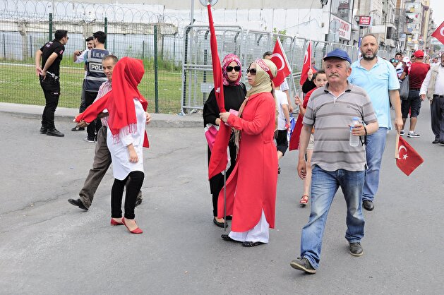 People gathering for historic rally in Istanbul