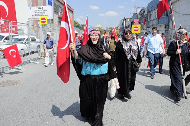 People gathering for historic rally in Istanbul