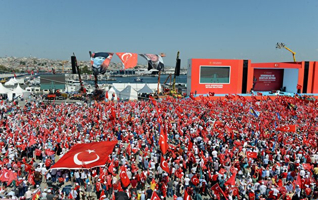 People gathering for historic rally in Istanbul