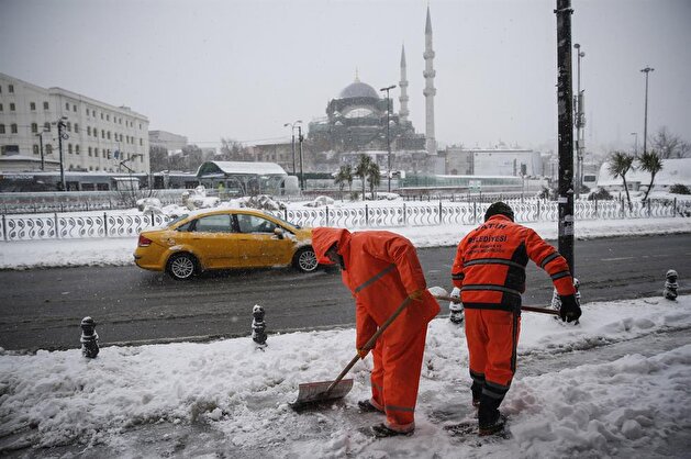 Snow blankets Istanbul
