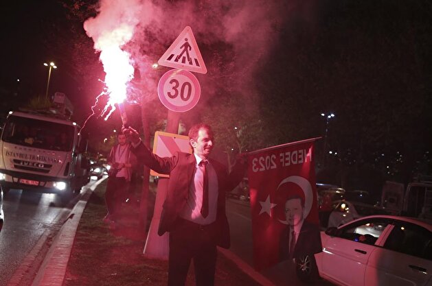 Turks celebrate nationwide after historic referendum victory