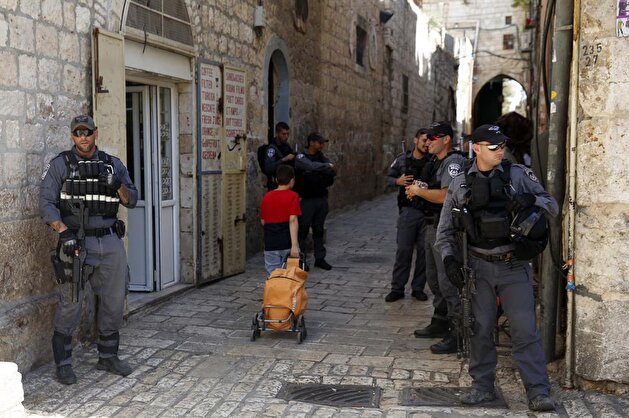 Palestinians rejoice lifting of restrictions on Al-Aqsa