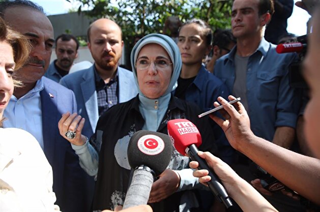 عقيلة أردوغان تعرب عن تأثرها الشديد من وضع مسلمي أراكان