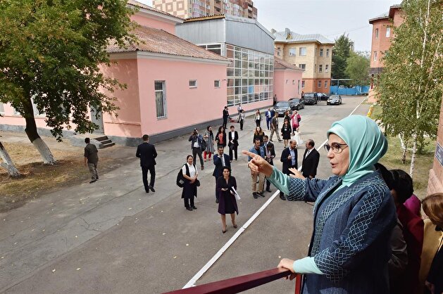 Turkey’s first lady visits orphanage in Astana
