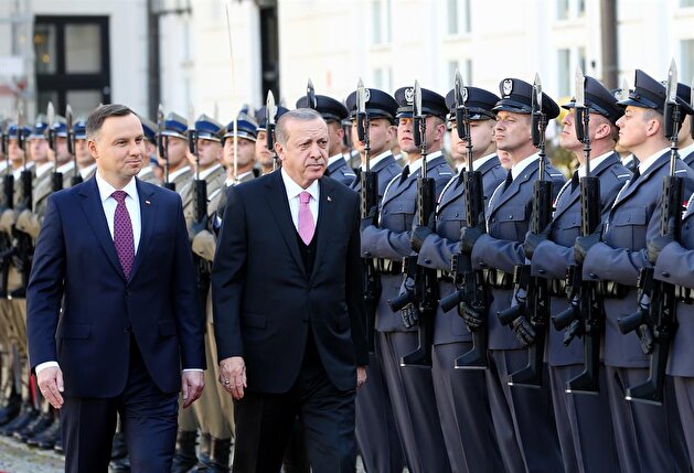 Polish President Duda welcomes President Erdoğan with official ceremony