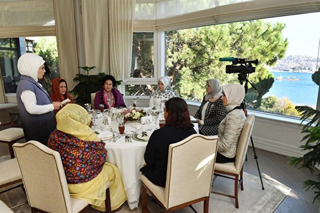 Turkey's first lady hosts luncheon for wives of leaders attending OIC summit in Istanbul