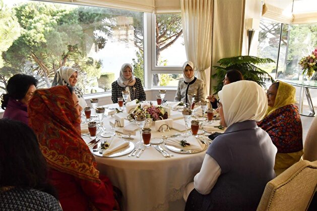 Turkey's first lady hosts luncheon for wives of leaders attending OIC summit in Istanbul