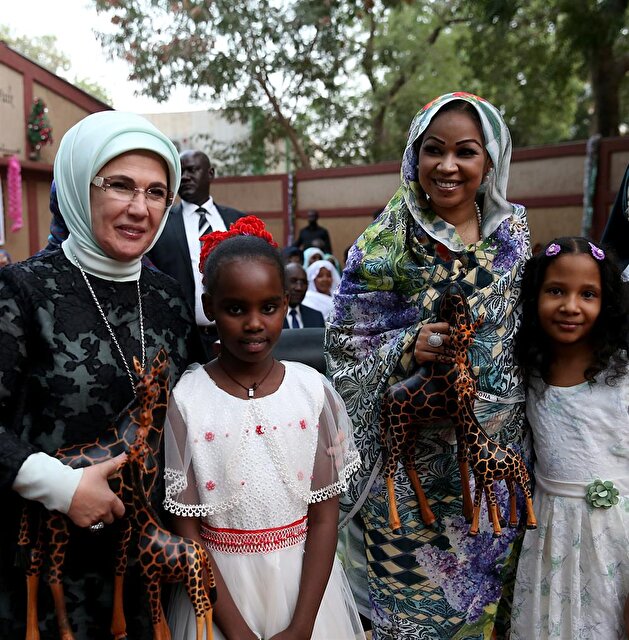 Turkish First Lady Visits School In Chad