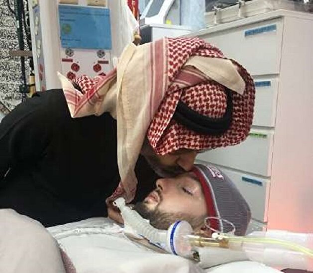 قصة الأمير النائم الذي زاره الوليد بن طلال .. مأساة أبكت السعوديين منذ 13 عام
