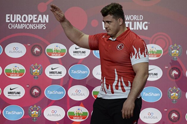 Turkey's Rıza Kayaalp wins gold at European Wrestling Championships