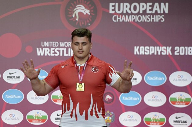 Turkey's Rıza Kayaalp wins gold at European Wrestling Championships