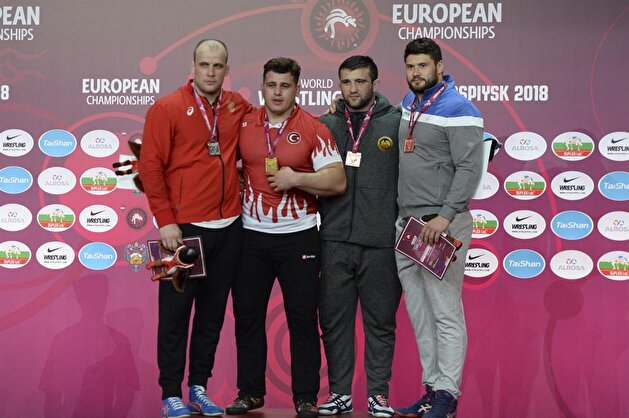 Turkey's Rıza Kayaalp wins gold at European Wrestling Championships