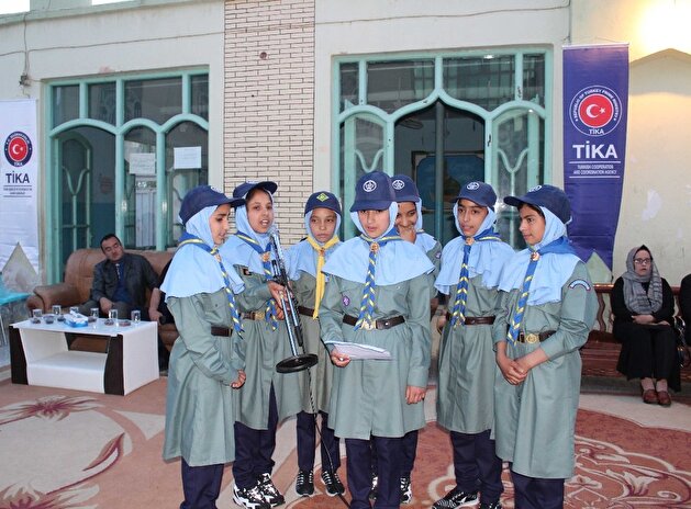 Turkish aid agencies provide iftar meals abroad