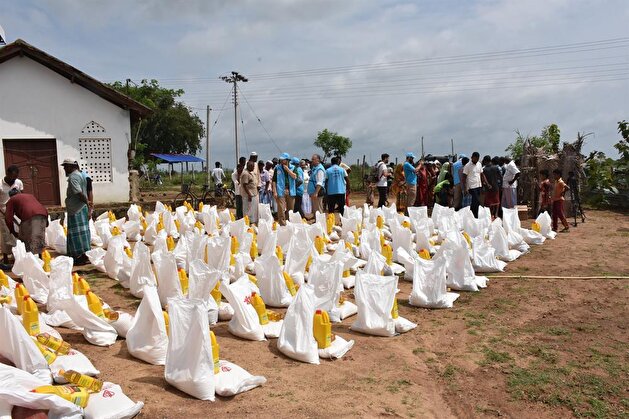 Turkish aid agencies provide iftar meals abroad