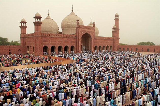 Celebrating Eid al-Fitr in Pakistan