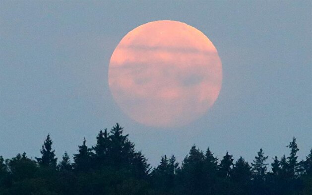 Striking photos of ‘Blood Moon’ from across the world